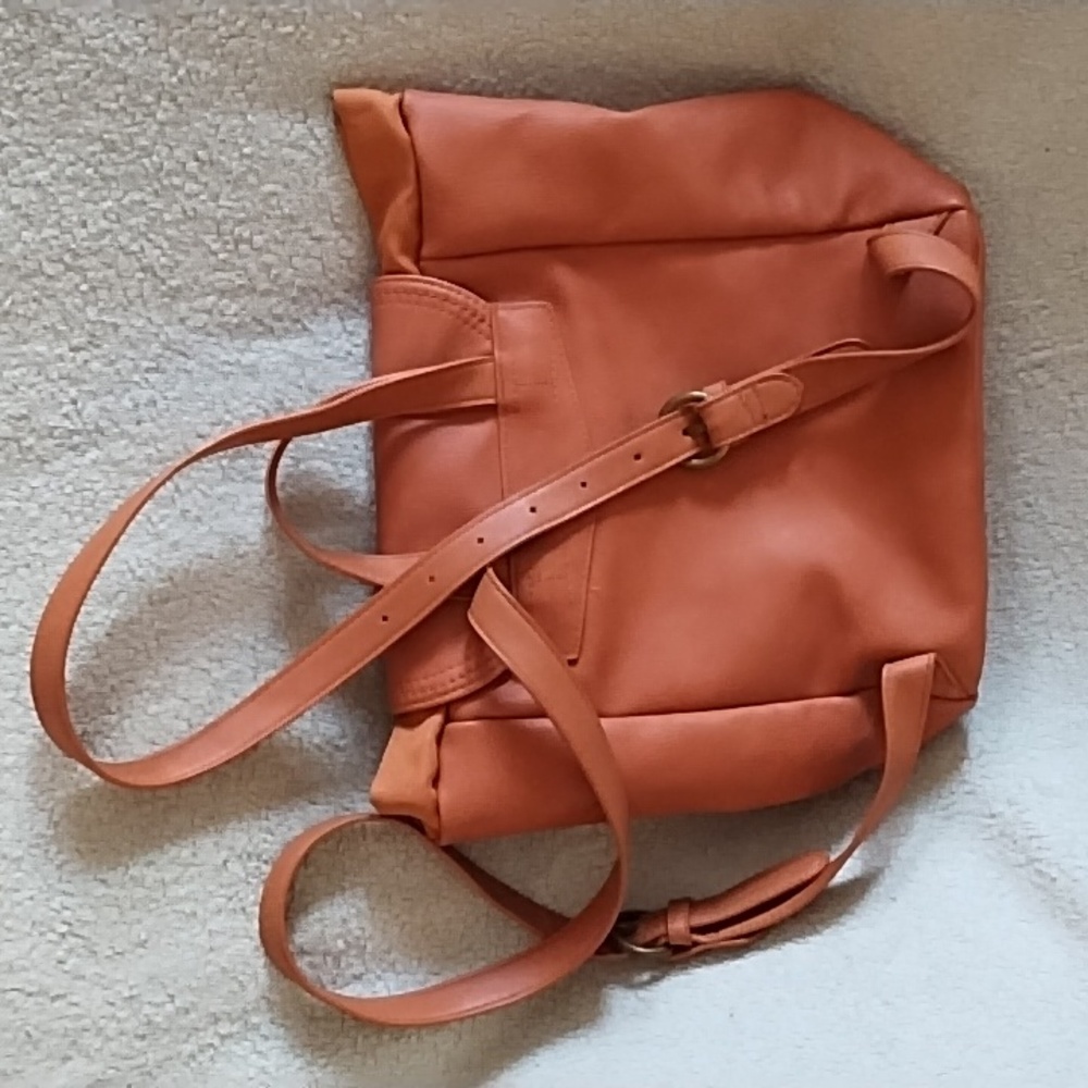 Universal Thread Purse/Backpack - Picture 3 of 5